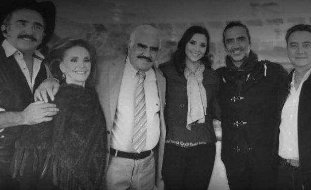 Maria Del Refugio Abarca Villasenor with her husband Vicente Fernandez and their kids